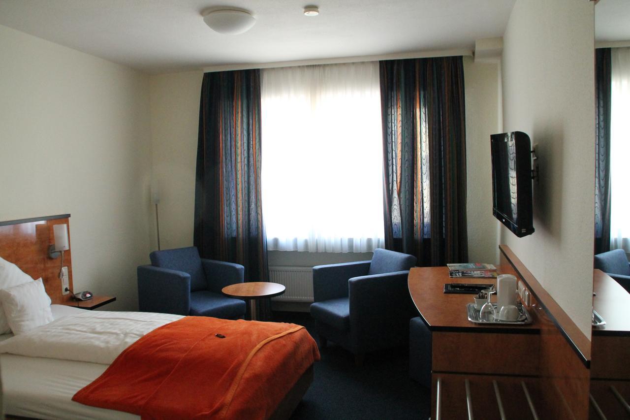 Trip Inn Hotel Zum Riesen Hanau Exterior foto